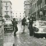 ...ma nel 1948 i binari furono smantellati per trasformare la strada in una normale arteria aperta alle auto e al parcheggio